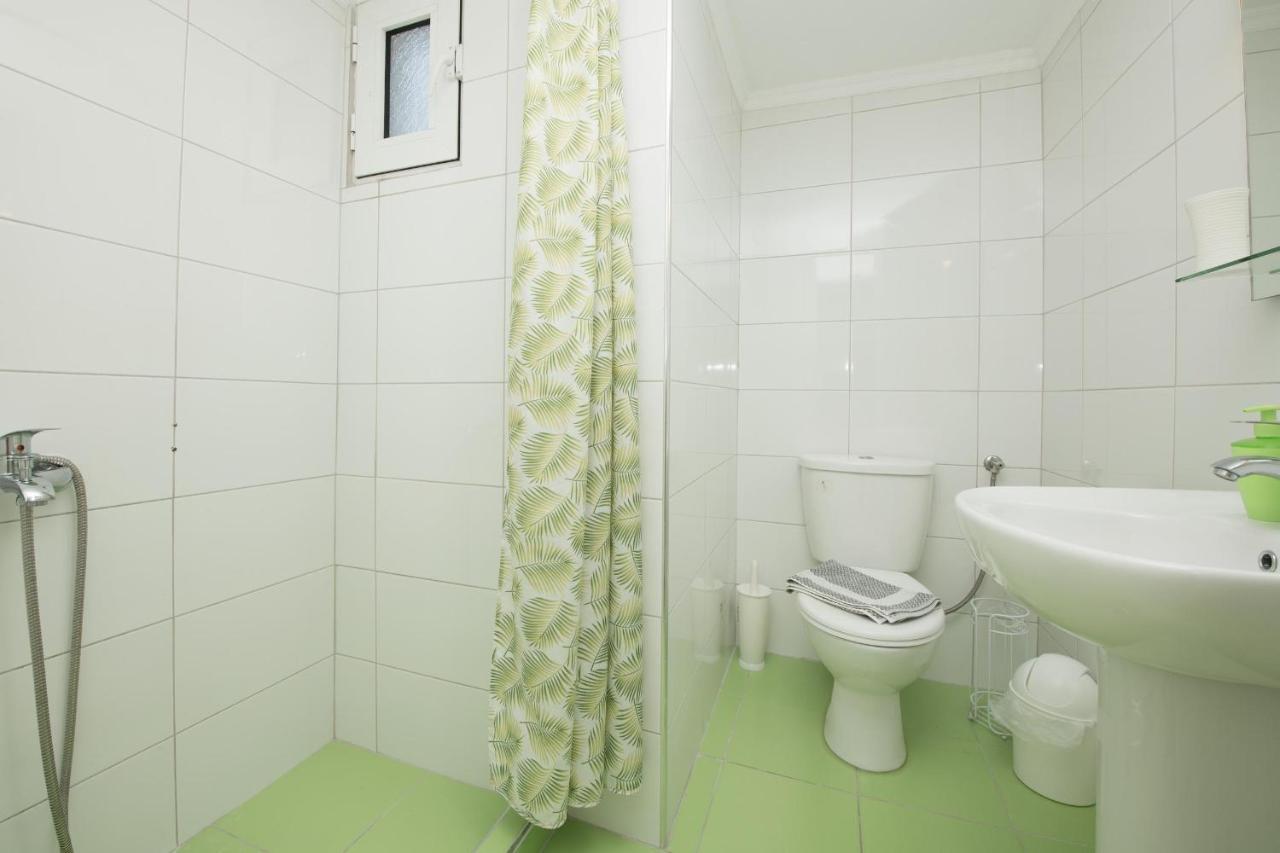 The Town House Apartment ลีเมนาส ภายนอก รูปภาพ