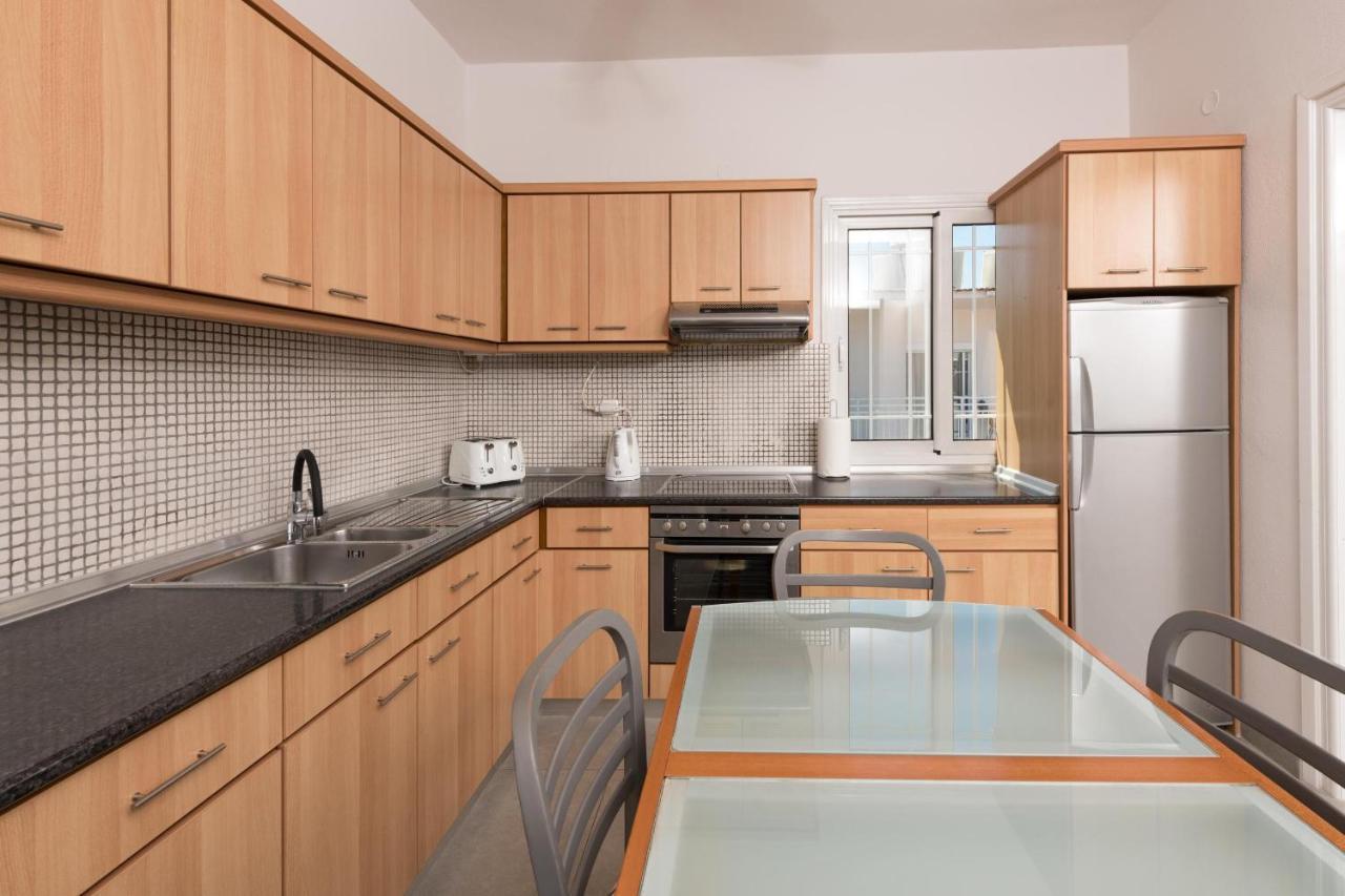 The Town House Apartment ลีเมนาส ภายนอก รูปภาพ