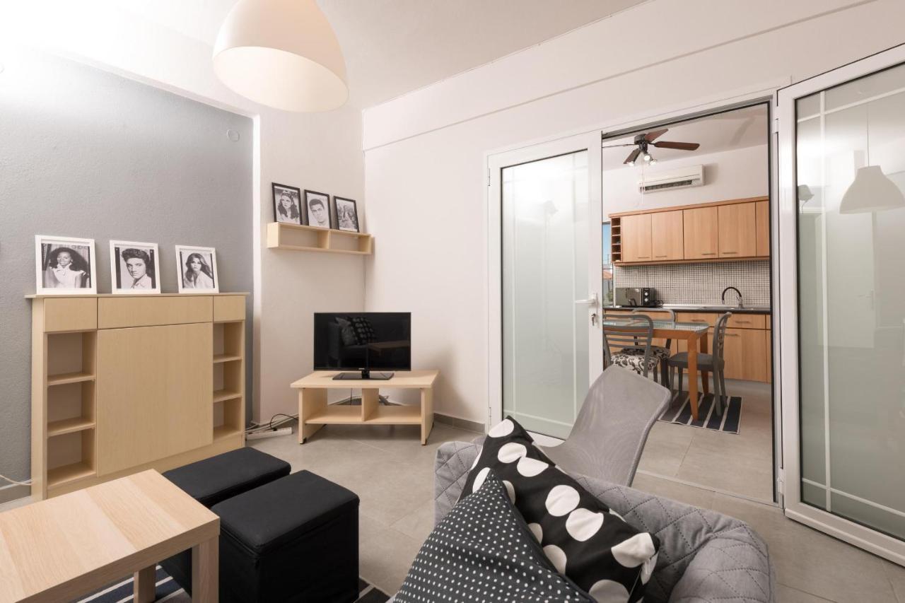 The Town House Apartment ลีเมนาส ภายนอก รูปภาพ