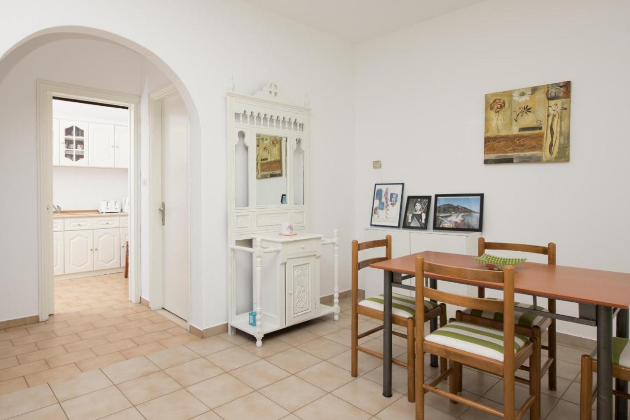 The Town House Apartment ลีเมนาส ภายนอก รูปภาพ
